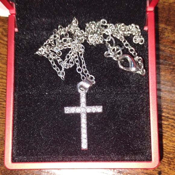 Cross Necklace - Picture 1 of 2